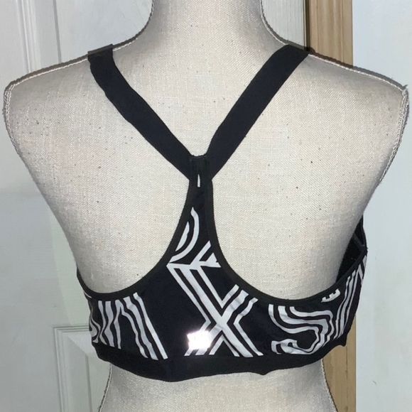 Women’s Victoria’s Secret Sport Wireless Bra Preowned Size 38D - Picture 2 of 5